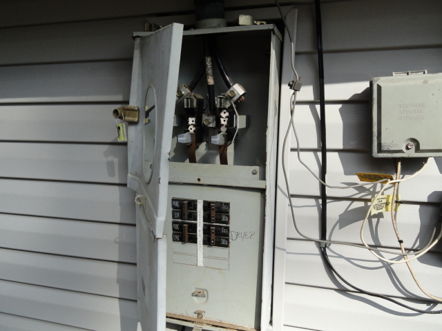 Damaged panel.  Although there is no meter, the bus bars are live and deadly.  Jackson, Mississippi